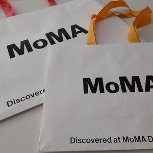 MoMA Paper Shopping/ Tote bags (2)